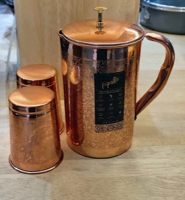 Pipal Copper Jug 1250 ml With 2 Glass Classical Carving PFGC00429